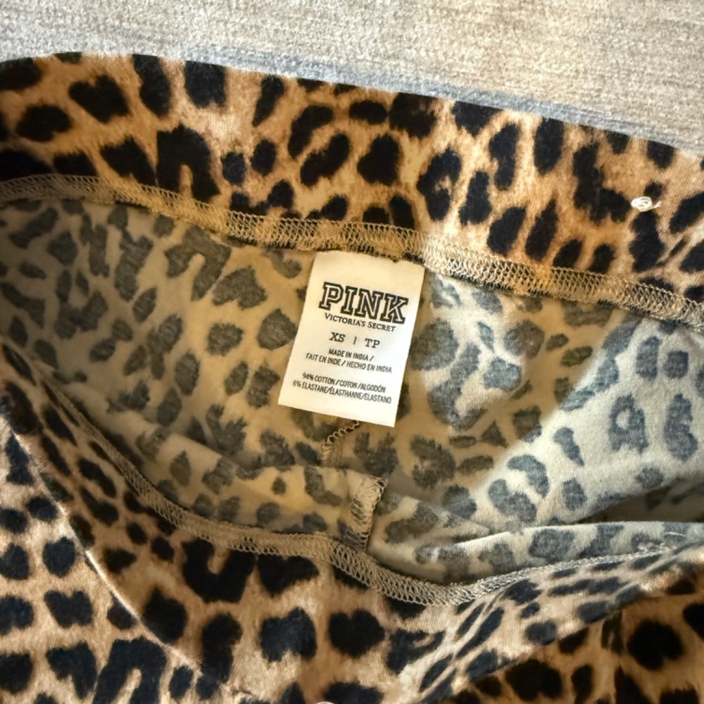 Victoria Secret Pink Leopard Leggings - Picture 4 of 4